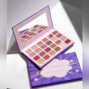 5/75$   CIATÉ LONDON I Am Woman 24 Shade Eyeshadow Palette V2